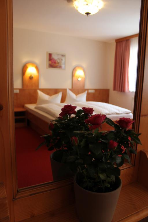 Gasthaus& Pension Zum Roten Haus Bad Schandau Bilik gambar