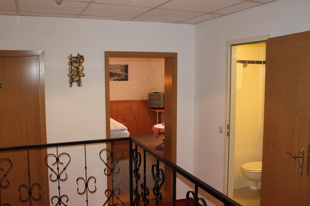 Gasthaus& Pension Zum Roten Haus Bad Schandau Bilik gambar